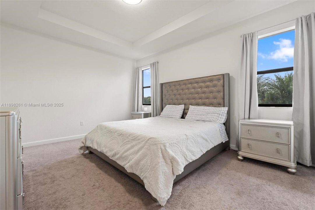 Active With Contract: $3,200 (3 beds, 2 baths, 1707 Square Feet)