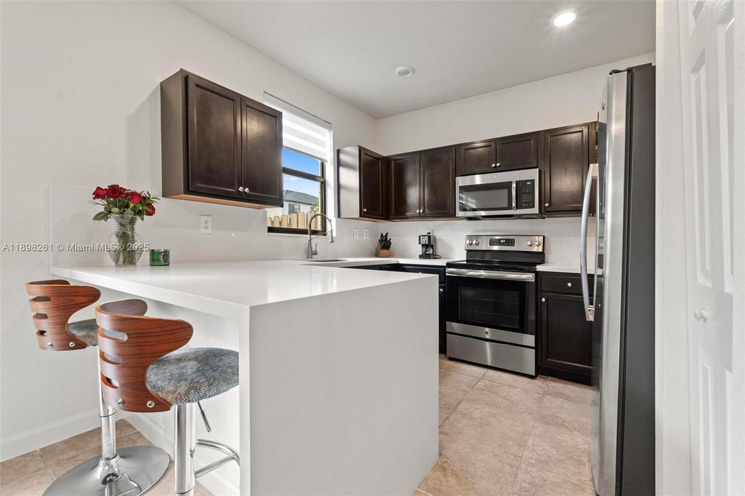 Active With Contract: $3,200 (3 beds, 2 baths, 1707 Square Feet)
