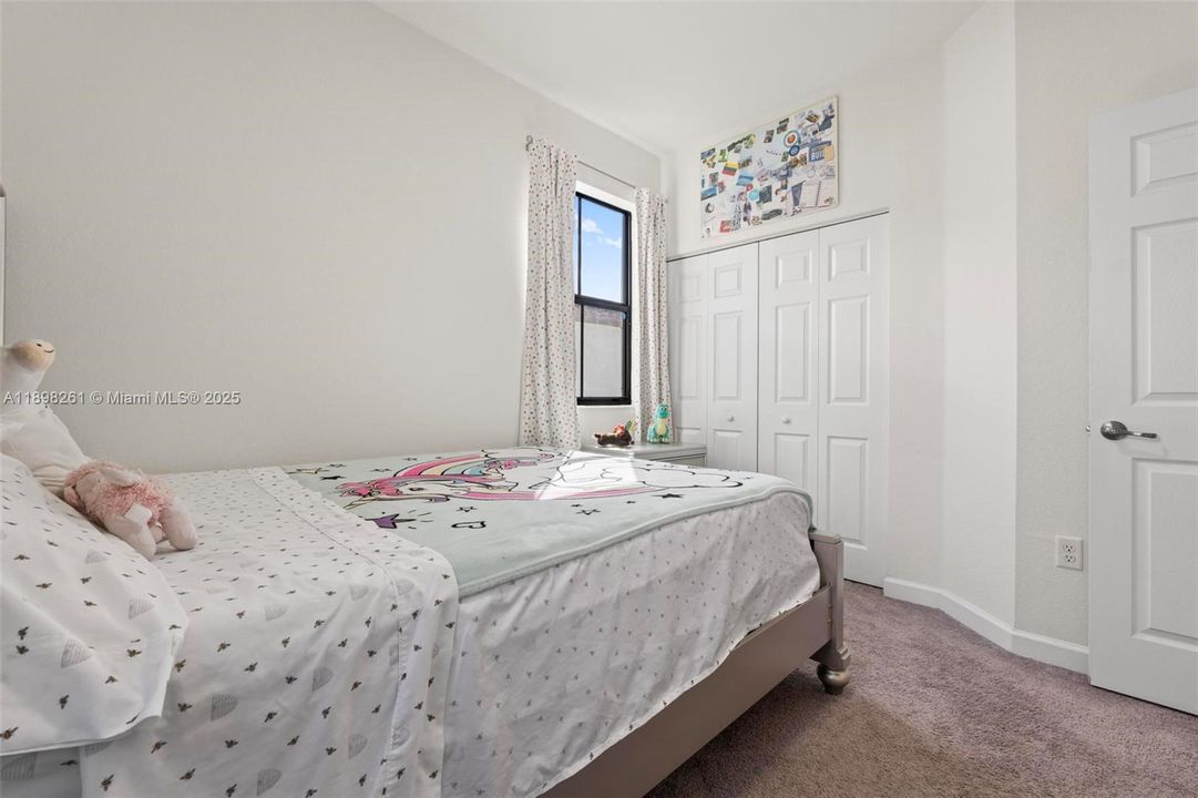 Active With Contract: $3,200 (3 beds, 2 baths, 1707 Square Feet)