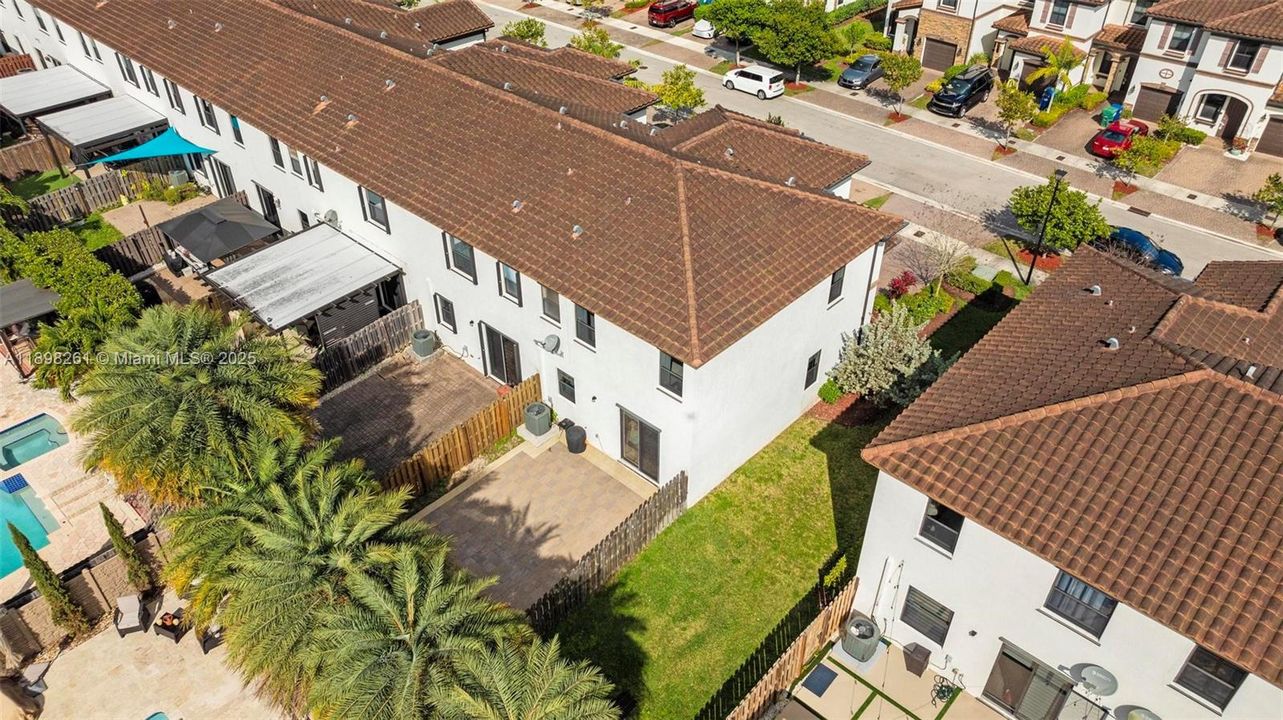 Active With Contract: $3,200 (3 beds, 2 baths, 1707 Square Feet)