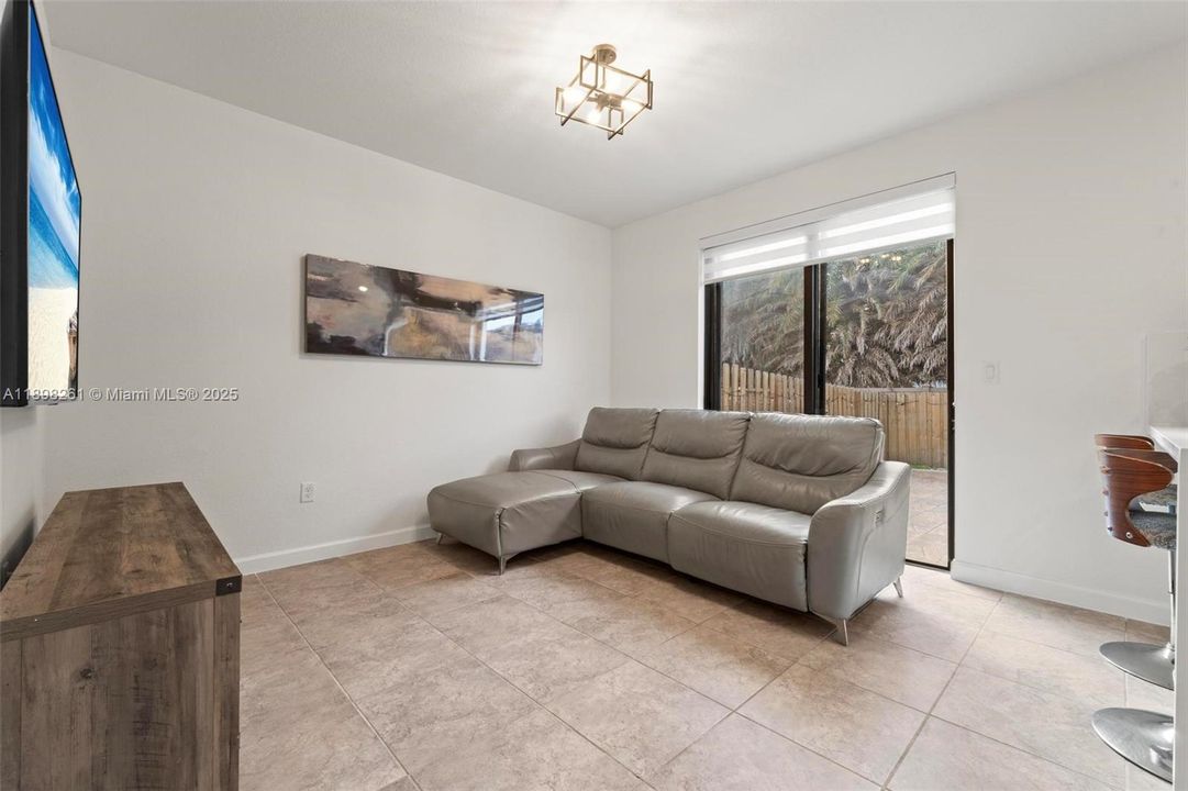 Active With Contract: $3,200 (3 beds, 2 baths, 1707 Square Feet)