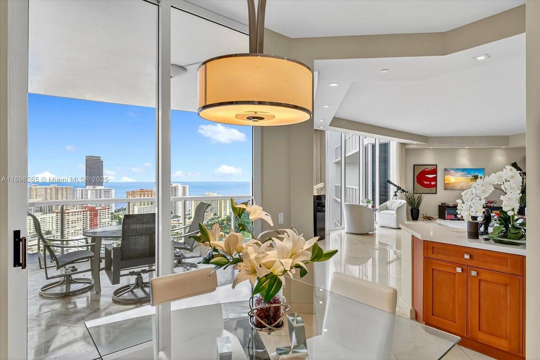 待售: $3,200,000 (3 贝兹, 3 浴室, 3173 平方英尺)