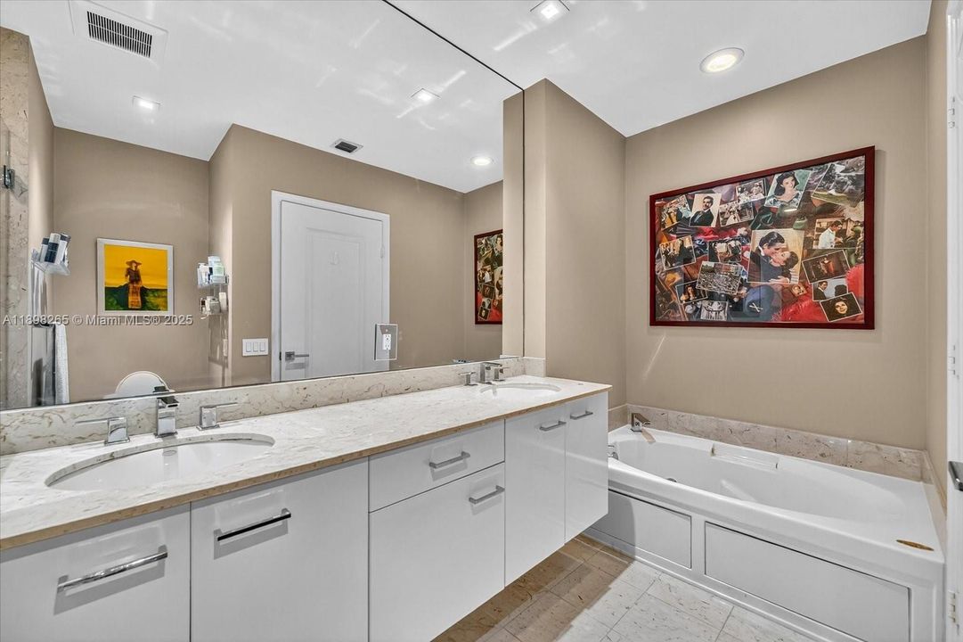 待售: $3,200,000 (3 贝兹, 3 浴室, 3173 平方英尺)