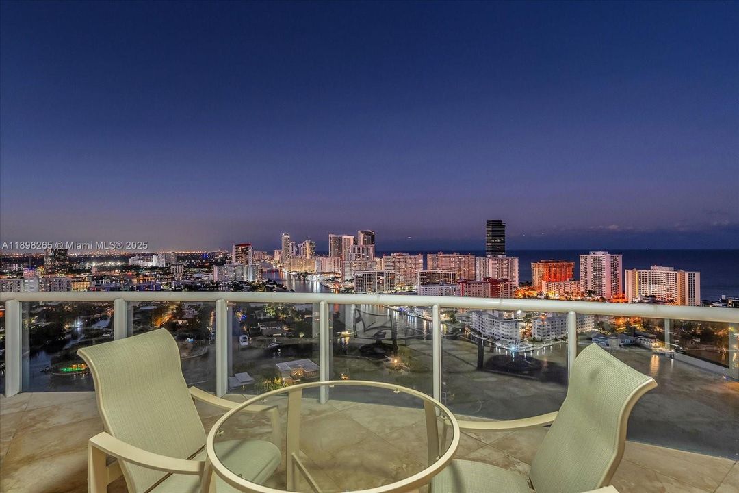 待售: $3,200,000 (3 贝兹, 3 浴室, 3173 平方英尺)