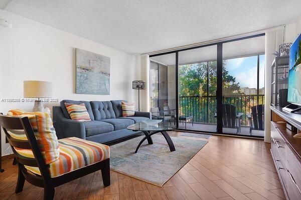 For Rent: $6,000 (2 beds, 2 baths, 1500 Square Feet)