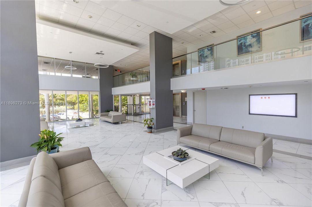 出租: $3,990 (2 贝兹, 2 浴室, 1050 平方英尺)