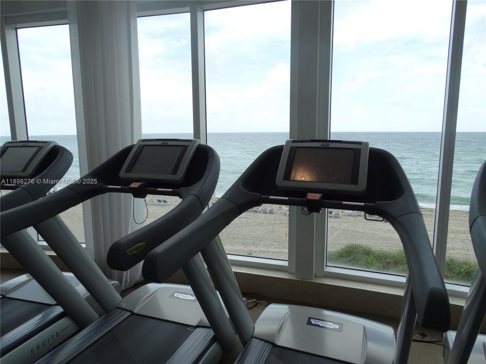 For Rent: $9,350 (3 beds, 3 baths, 2106 Square Feet)