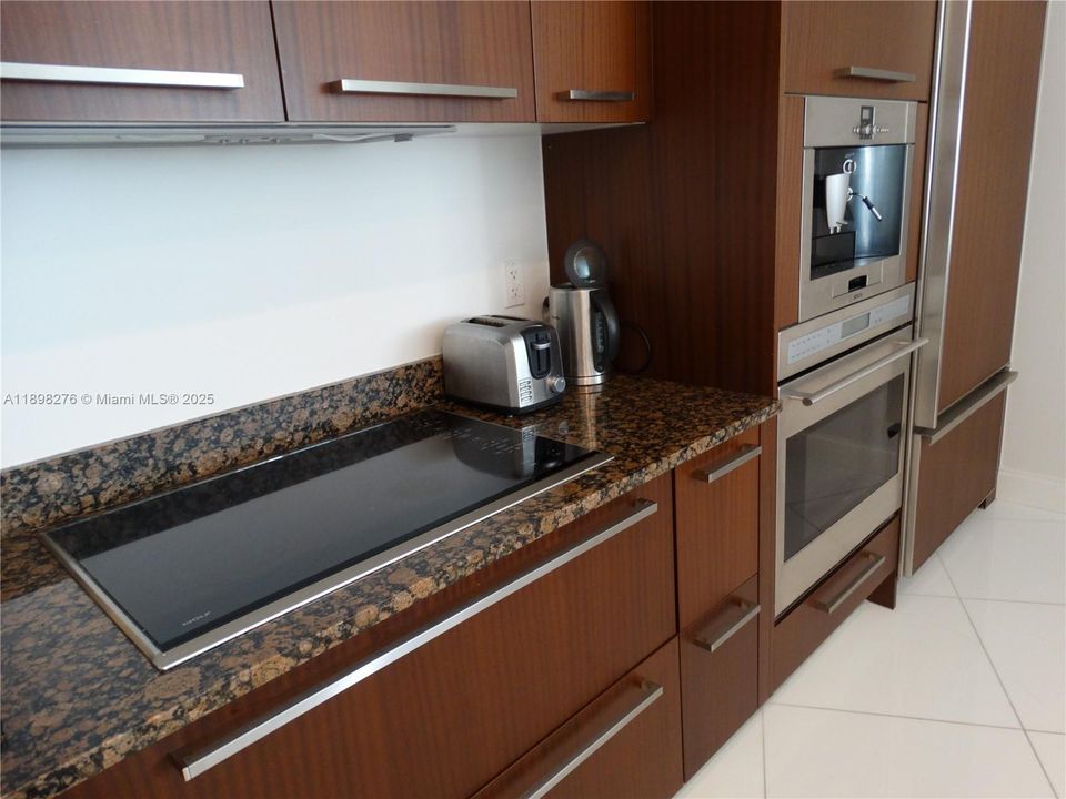 For Rent: $9,350 (3 beds, 3 baths, 2106 Square Feet)