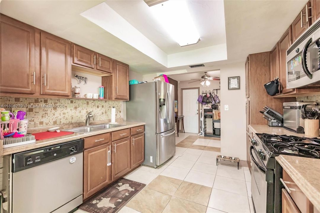 待售: $415,000 (2 贝兹, 2 浴室, 1257 平方英尺)