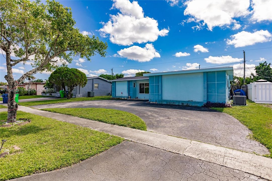 待售: $415,000 (2 贝兹, 2 浴室, 1257 平方英尺)