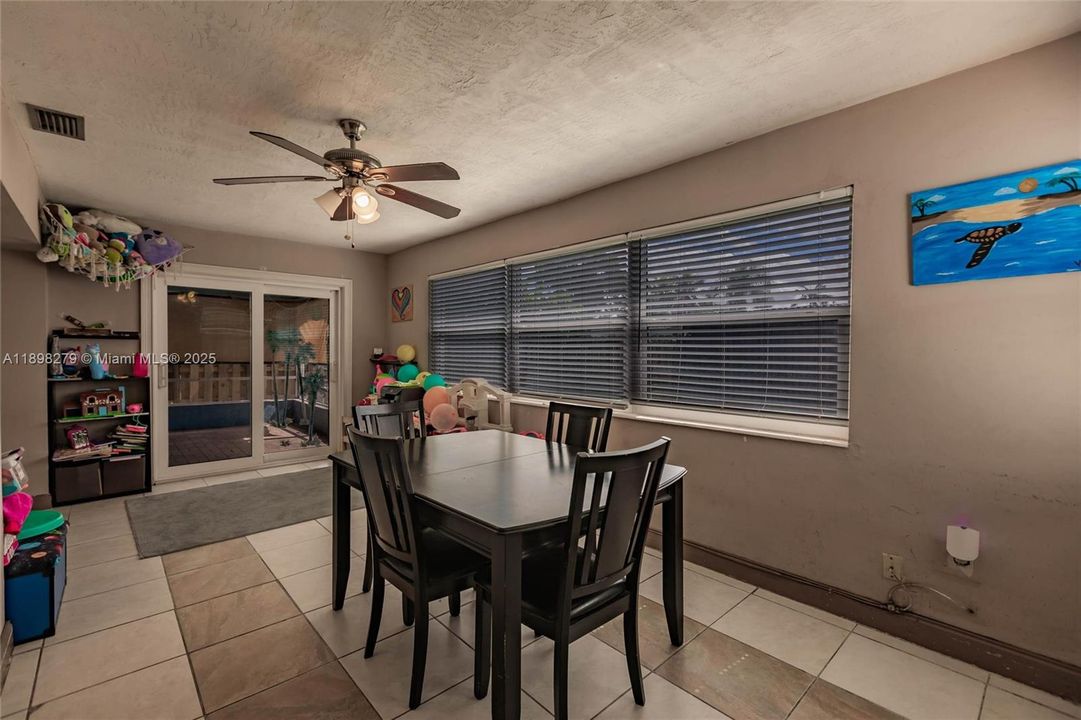 待售: $415,000 (2 贝兹, 2 浴室, 1257 平方英尺)