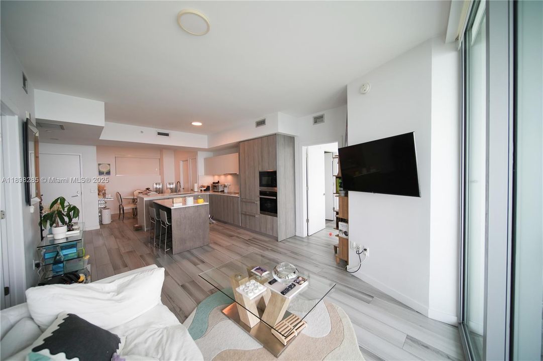 待售: $1,200,000 (2 贝兹, 3 浴室, 1137 平方英尺)