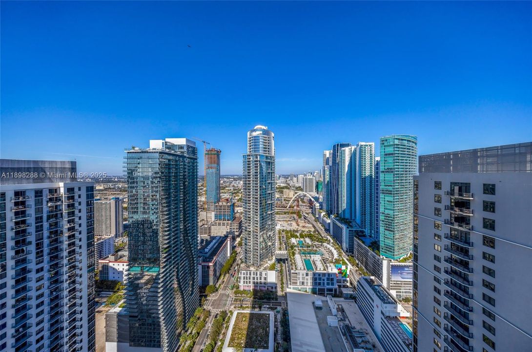 На продажу: $860,000 (2 спален, 2 ванн, 907 Квадратных фут)