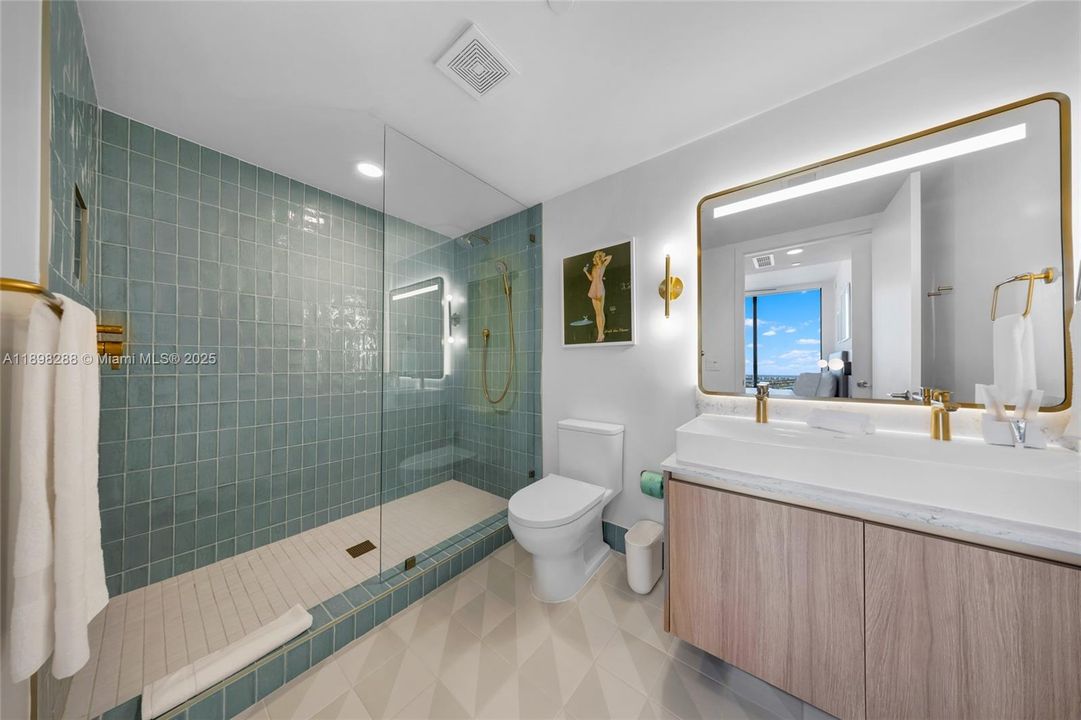 На продажу: $860,000 (2 спален, 2 ванн, 907 Квадратных фут)