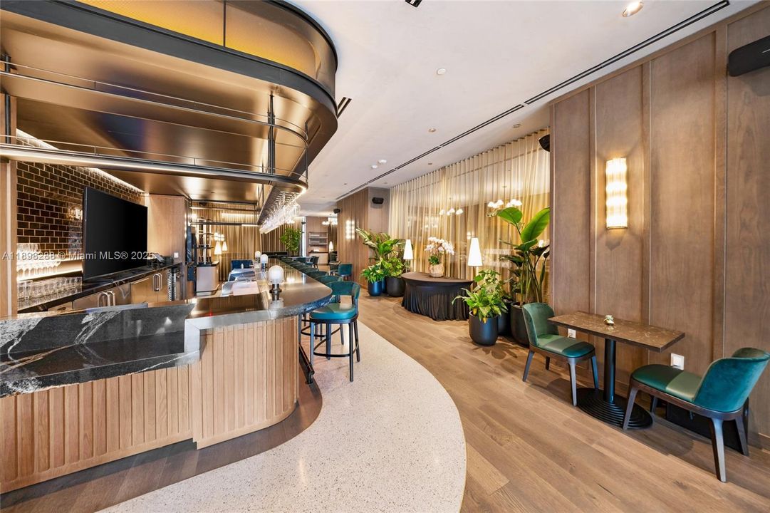 На продажу: $860,000 (2 спален, 2 ванн, 907 Квадратных фут)