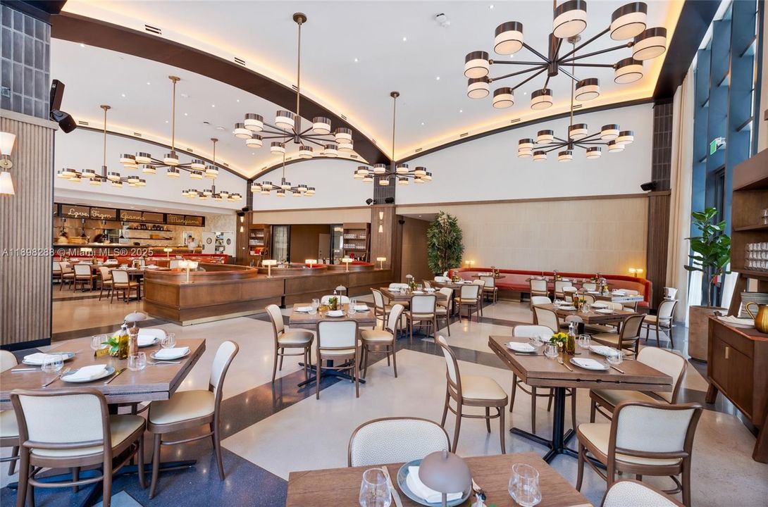 На продажу: $860,000 (2 спален, 2 ванн, 907 Квадратных фут)