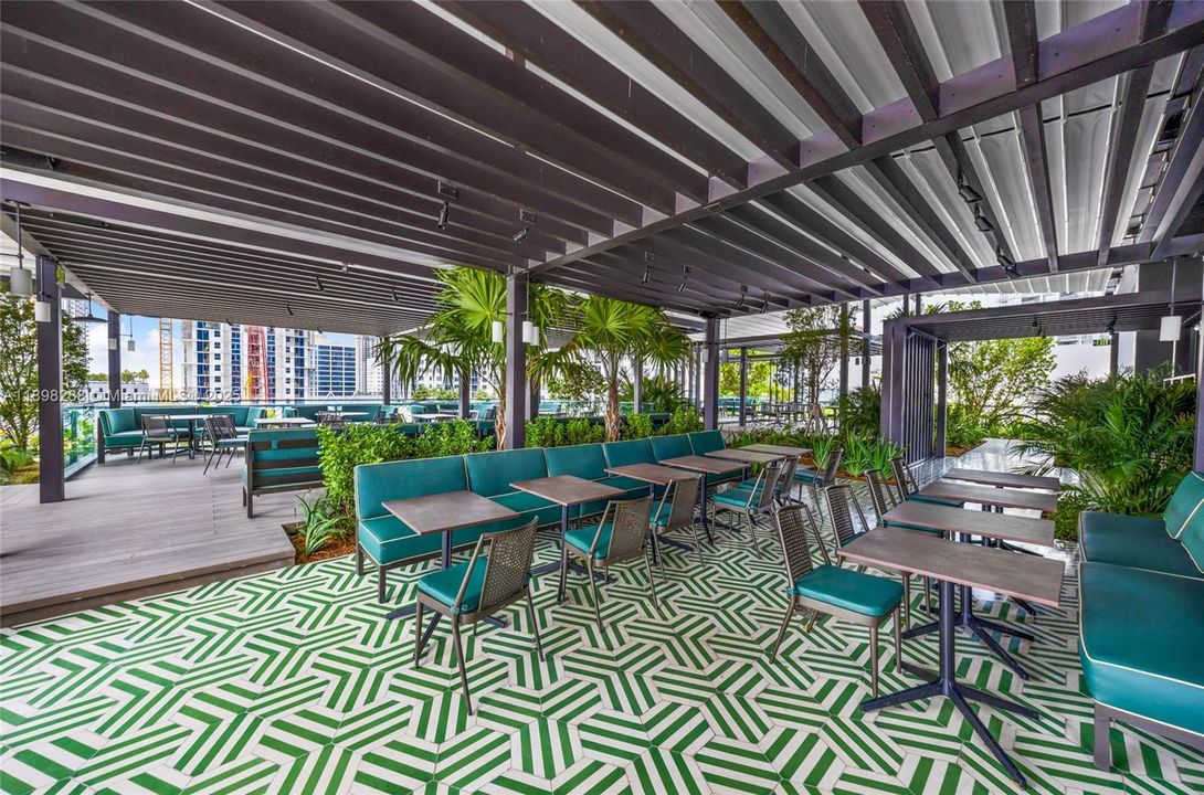 На продажу: $860,000 (2 спален, 2 ванн, 907 Квадратных фут)