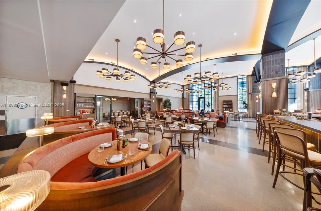 На продажу: $860,000 (2 спален, 2 ванн, 907 Квадратных фут)