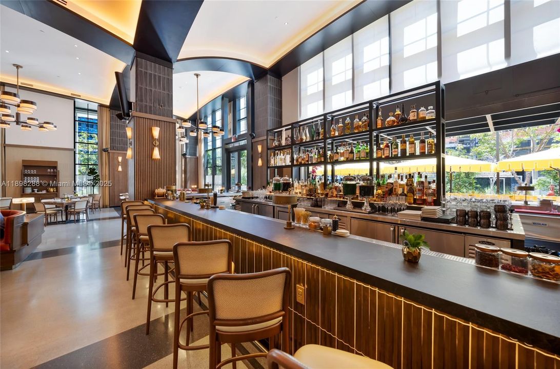 На продажу: $860,000 (2 спален, 2 ванн, 907 Квадратных фут)