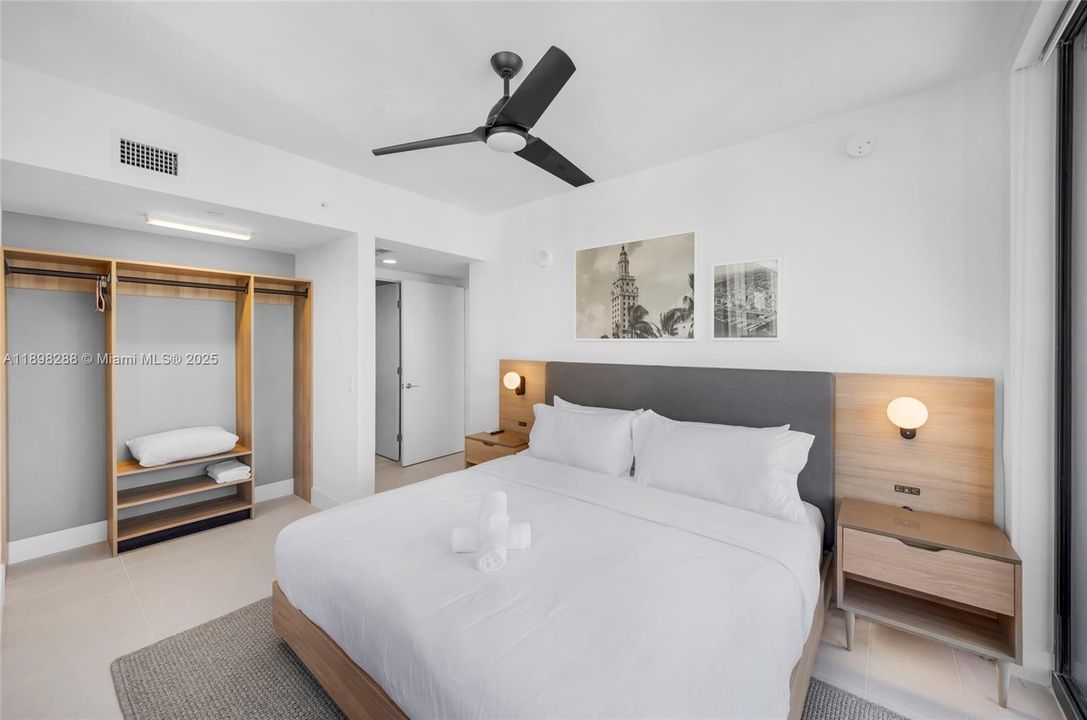 На продажу: $860,000 (2 спален, 2 ванн, 907 Квадратных фут)