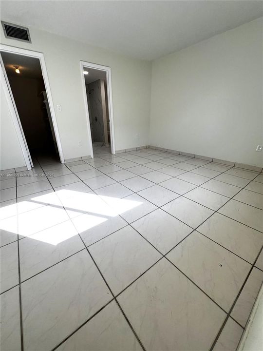 Active With Contract: $260,000 (2 beds, 2 baths, 960 Square Feet)