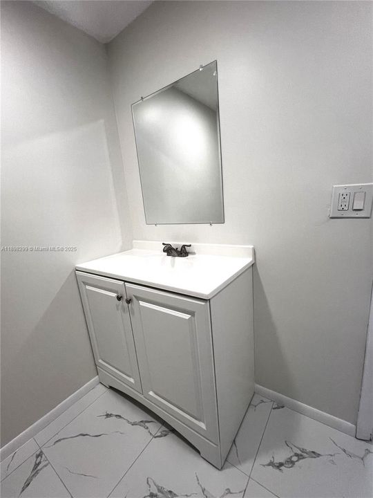 Active With Contract: $260,000 (2 beds, 2 baths, 960 Square Feet)