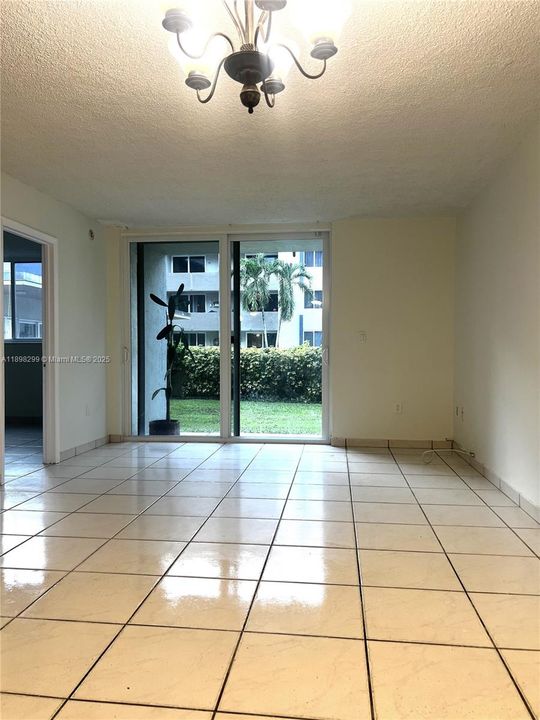 Active With Contract: $260,000 (2 beds, 2 baths, 960 Square Feet)