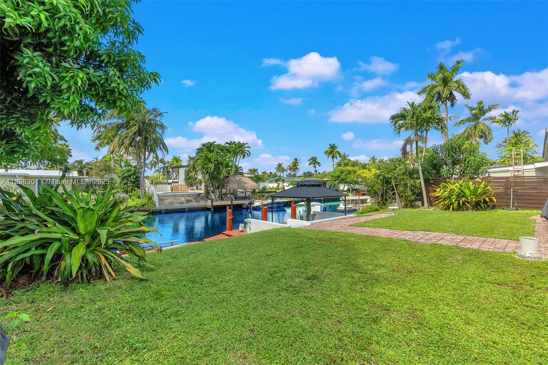 待售: $719,000 (3 贝兹, 2 浴室, 1372 平方英尺)