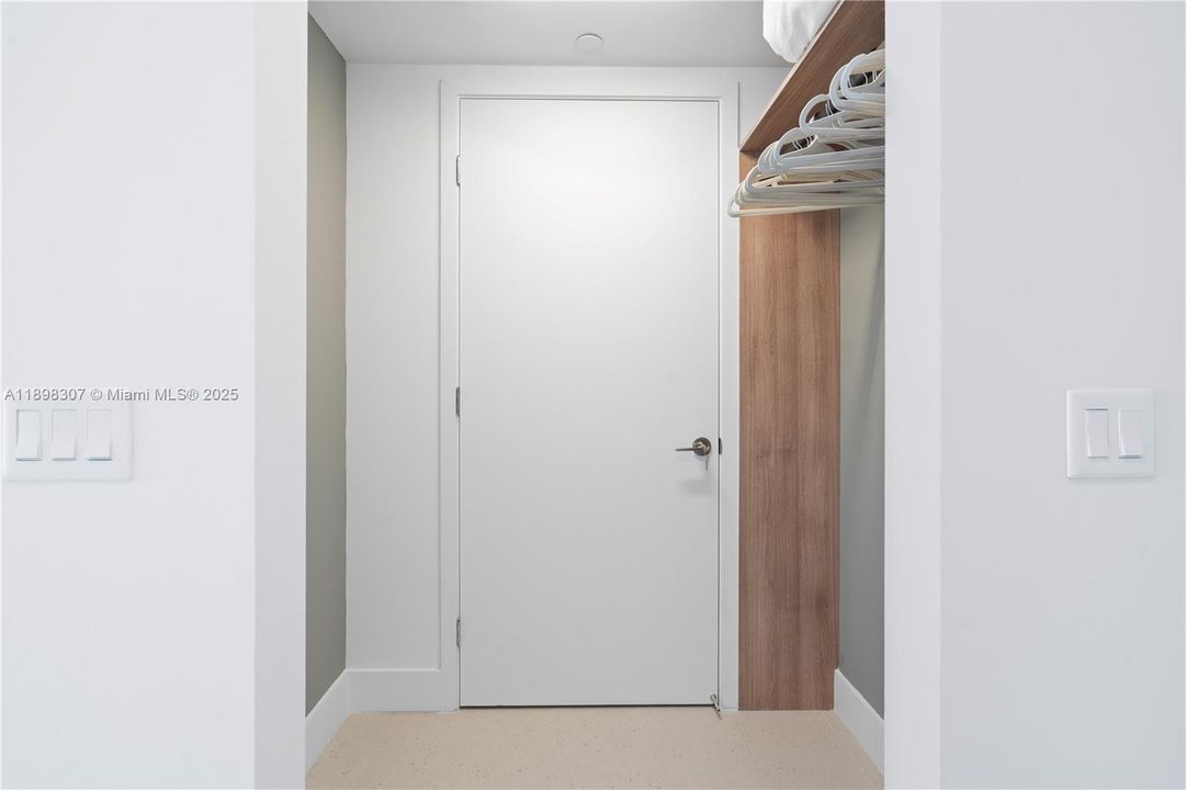 待售: $265,000 (3 贝兹, 2 浴室, 1246 平方英尺)