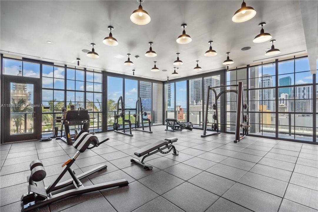 待售: $265,000 (3 贝兹, 2 浴室, 1246 平方英尺)