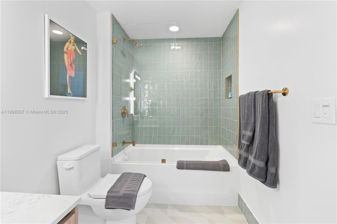 待售: $265,000 (3 贝兹, 2 浴室, 1246 平方英尺)