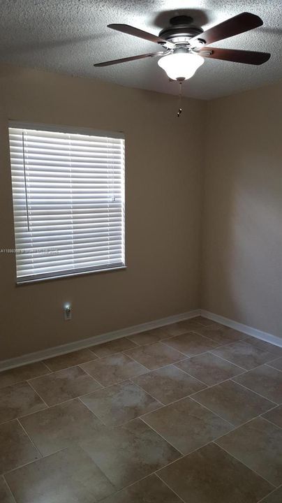 For Rent: $2,200 (3 beds, 2 baths, 934 Square Feet)