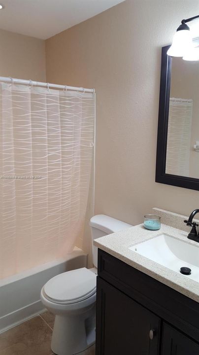 For Rent: $2,200 (3 beds, 2 baths, 934 Square Feet)