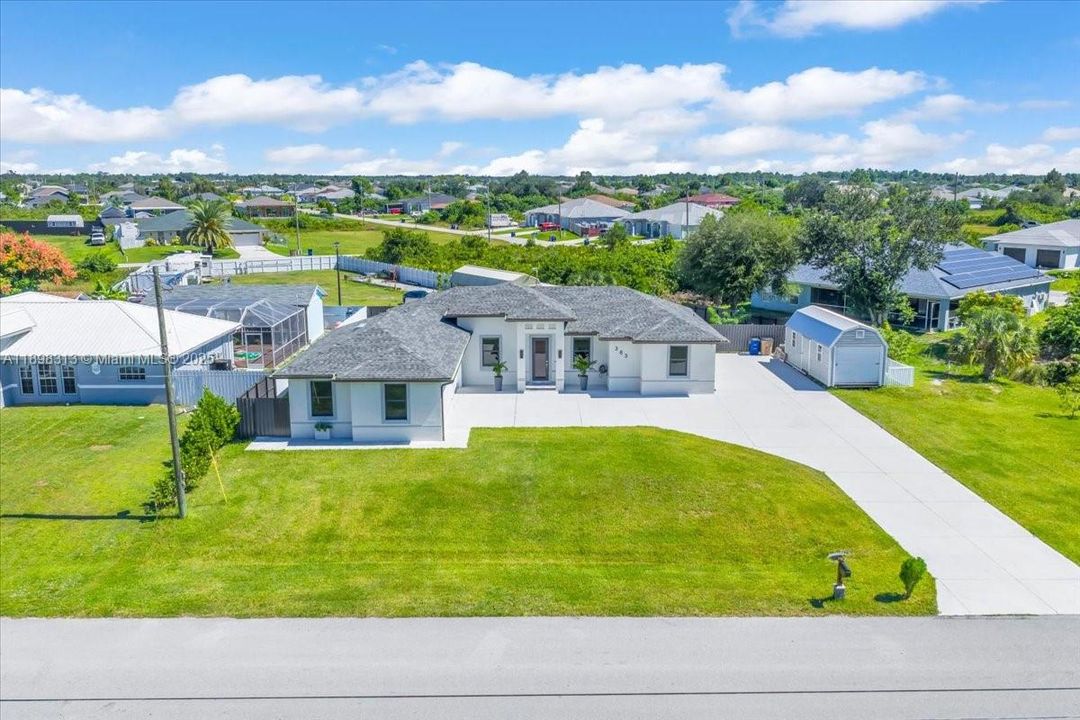 En Venta: $655,000 (4 camas, 4 baños, 2095 Pies cuadrados)