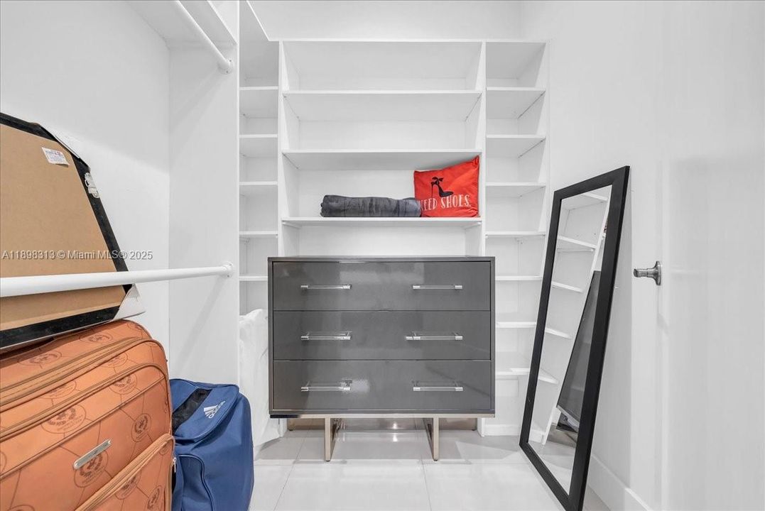 En Venta: $655,000 (4 camas, 4 baños, 2095 Pies cuadrados)