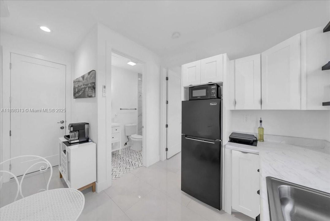 En Venta: $655,000 (4 camas, 4 baños, 2095 Pies cuadrados)