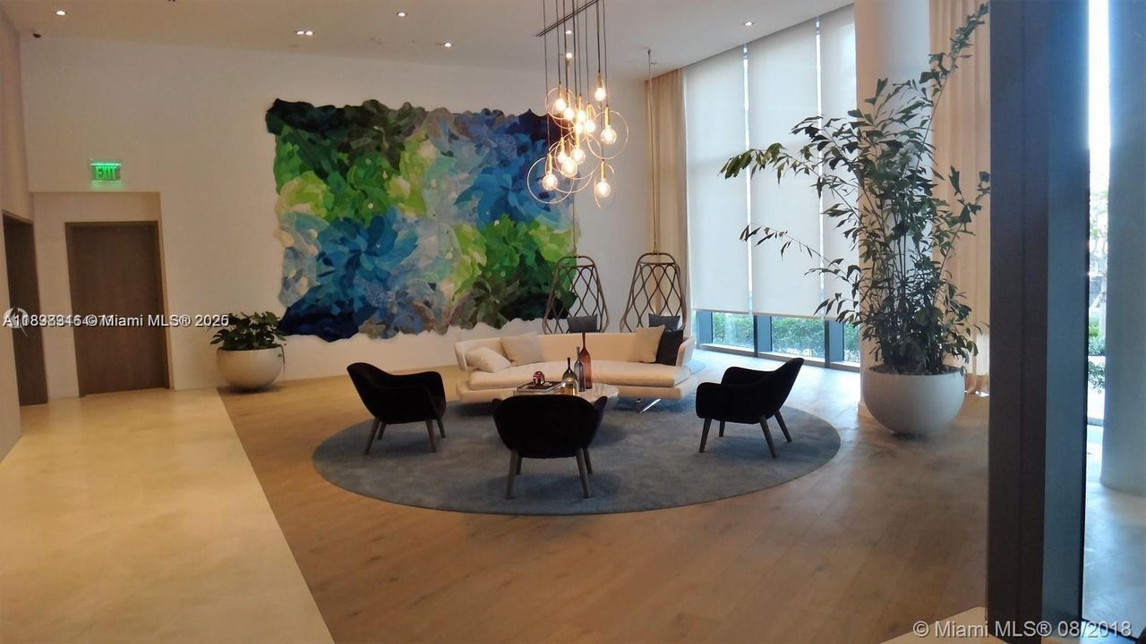 Active With Contract: $4,300 (1 beds, 1 baths, 706 Square Feet)