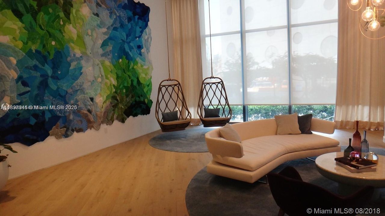 Active With Contract: $4,300 (1 beds, 1 baths, 706 Square Feet)