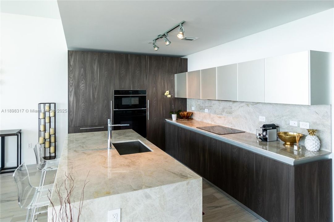 For Rent: $25,000 (4 beds, 4 baths, 2887 Square Feet)