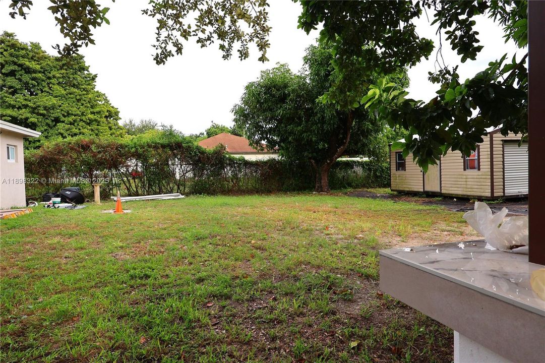 Под контрактом: $4,500 (5 спален, 3 ванн, 1704 Квадратных фут)