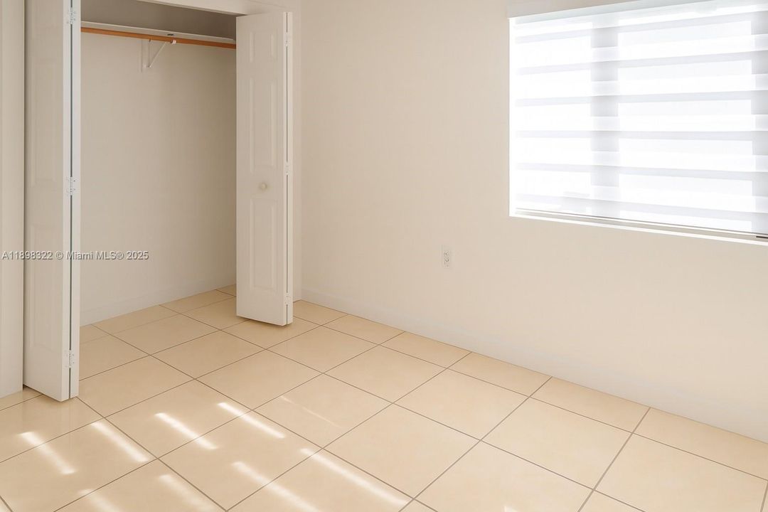 Под контрактом: $4,500 (5 спален, 3 ванн, 1704 Квадратных фут)