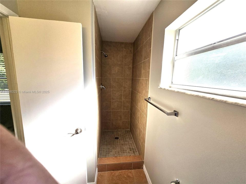 最近售出: $292,600 (3 贝兹, 2 浴室, 1275 平方英尺)