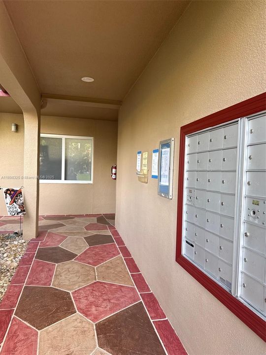 For Rent: $2,250 (2 beds, 2 baths, 1207 Square Feet)
