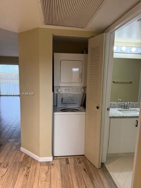 For Rent: $2,250 (2 beds, 2 baths, 1207 Square Feet)