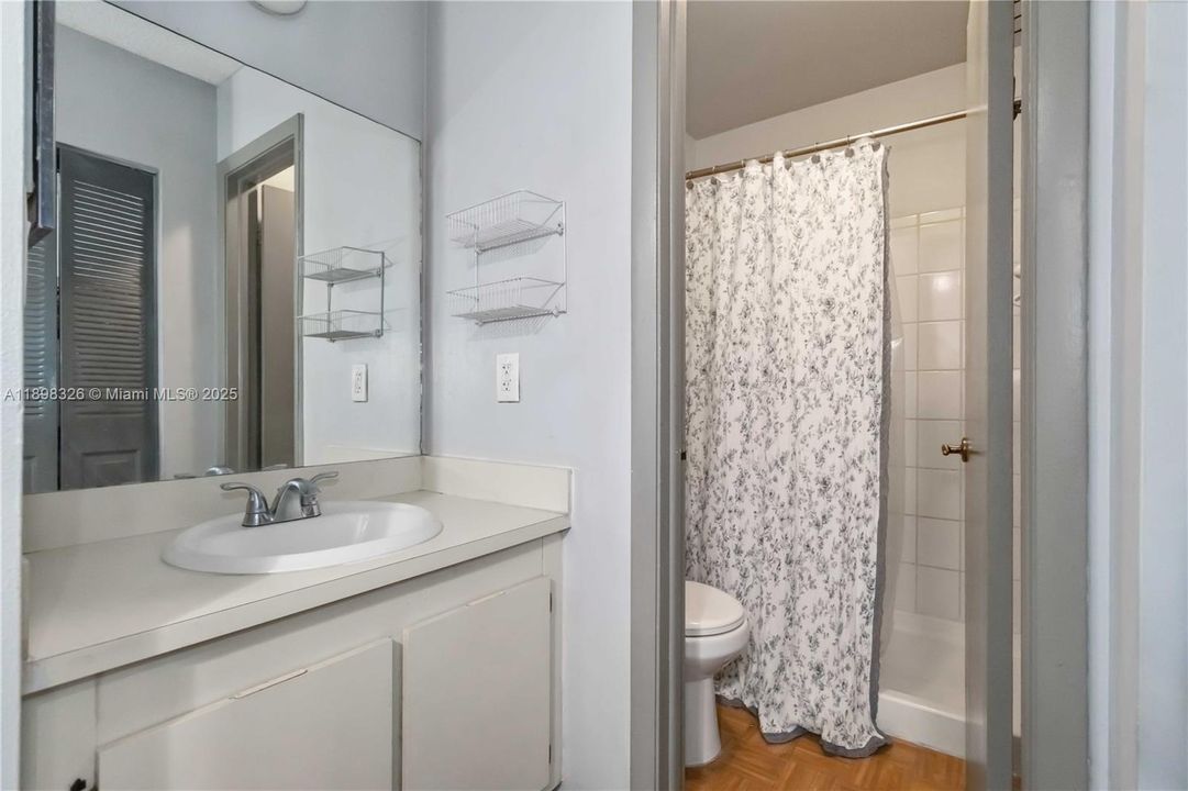 For Sale: $395,000 (2 beds, 2 baths, 1103 Square Feet)