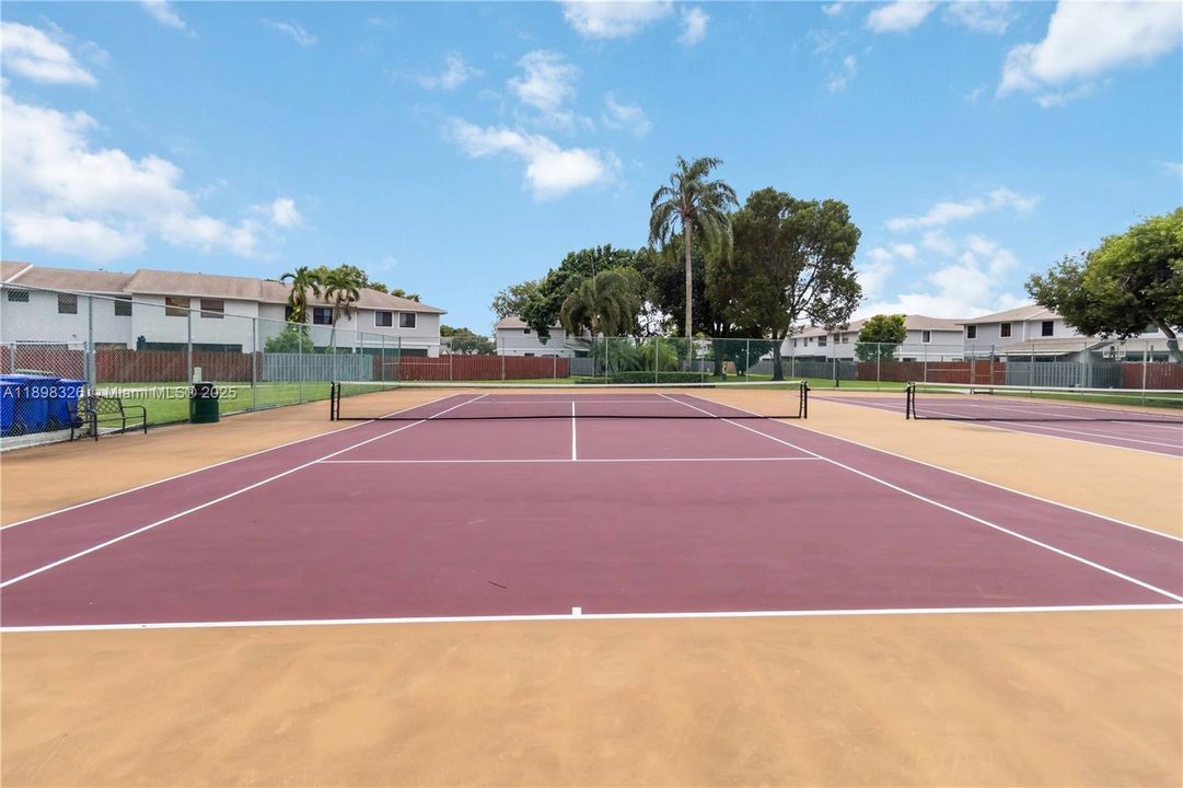 For Sale: $395,000 (2 beds, 2 baths, 1103 Square Feet)