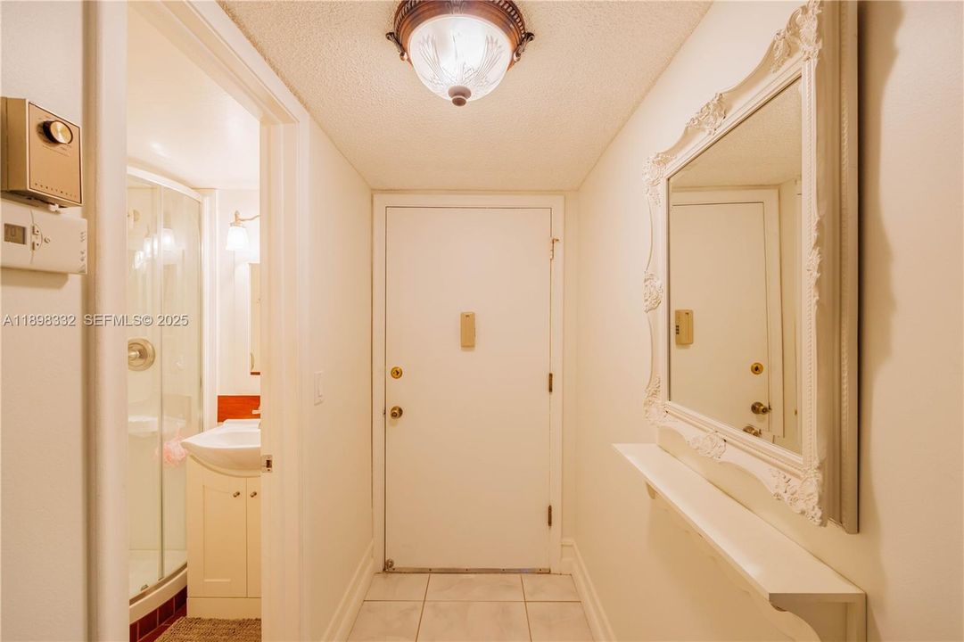 На продажу: $119,000 (1 спален, 2 ванн, 928 Квадратных фут)