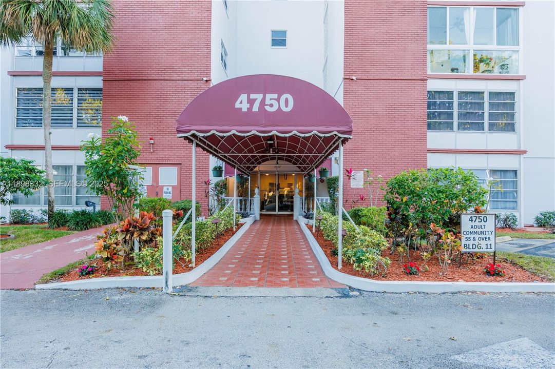 На продажу: $119,000 (1 спален, 2 ванн, 928 Квадратных фут)