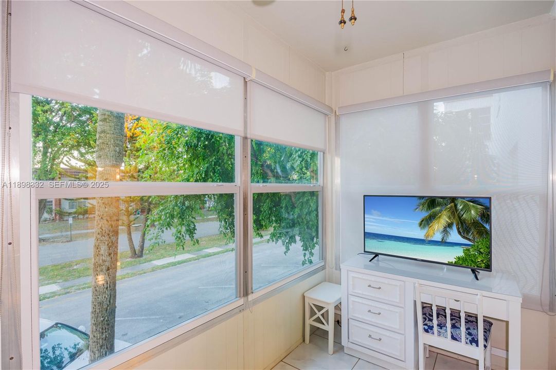 На продажу: $119,000 (1 спален, 2 ванн, 928 Квадратных фут)