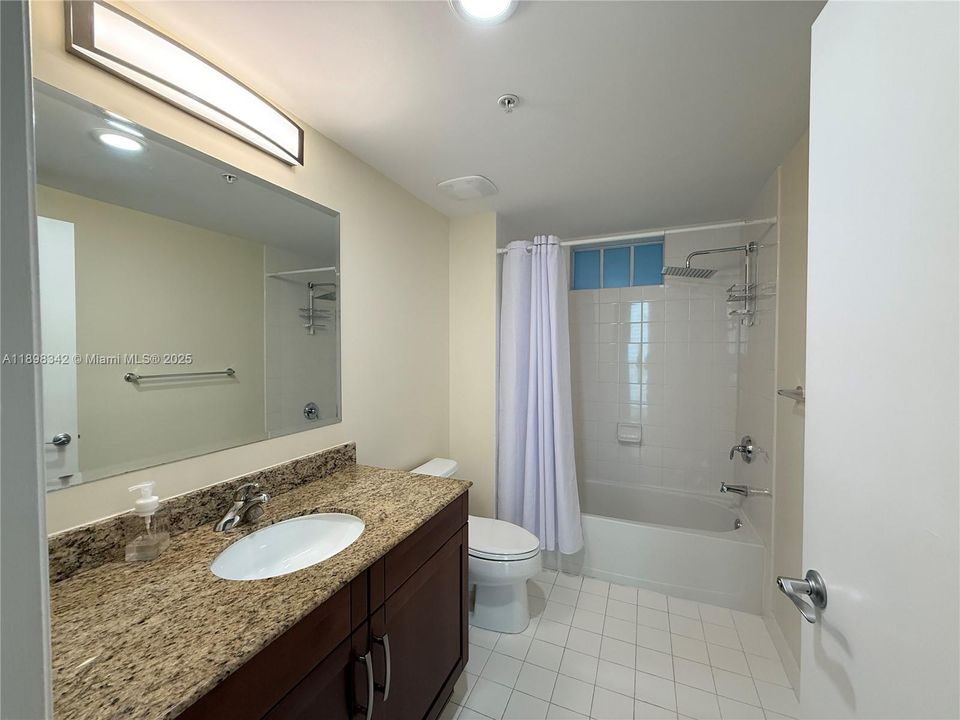 For Rent: $2,900 (2 beds, 2 baths, 1040 Square Feet)